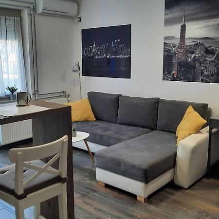 Pete Lajos Design Apartman Appartement Kaposvár Buitenkant foto