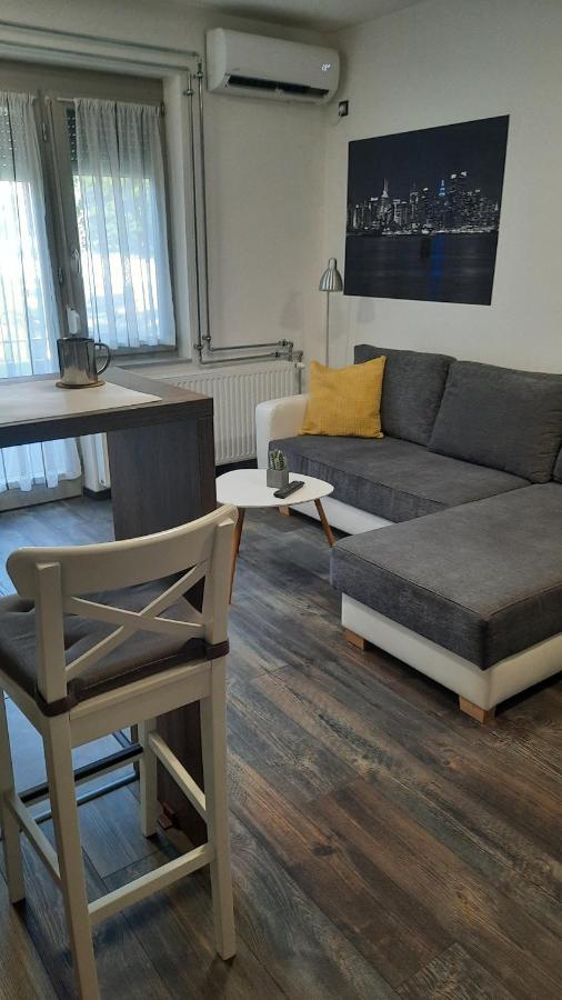 Pete Lajos Design Apartman Appartement Kaposvár Buitenkant foto