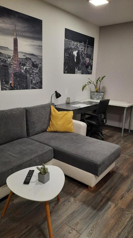 Pete Lajos Design Apartman Appartement Kaposvár Buitenkant foto