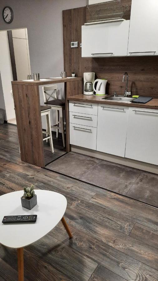 Pete Lajos Design Apartman Appartement Kaposvár Buitenkant foto