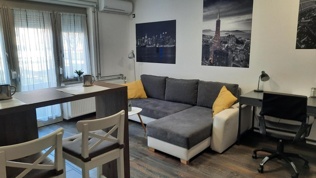 Pete Lajos Design Apartman Appartement Kaposvár Buitenkant foto