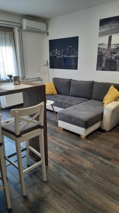 Pete Lajos Design Apartman Appartement Kaposvár Buitenkant foto